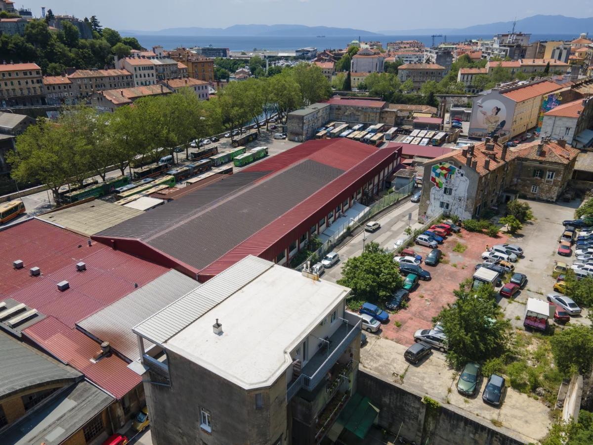 Stunning Apartment In Quiet Street Near Center With Free Parking 4 Floor Rijeka Exteriör bild
