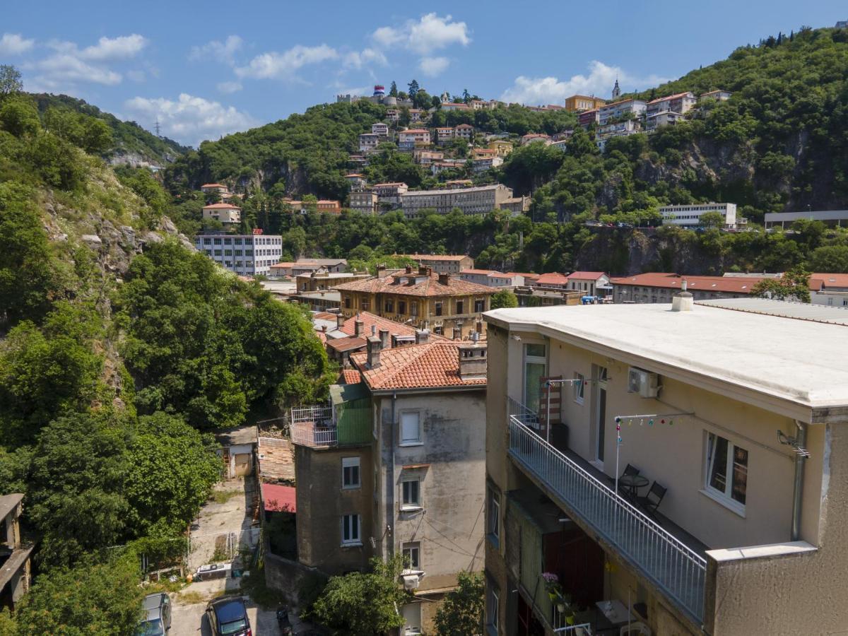 Stunning Apartment In Quiet Street Near Center With Free Parking 4 Floor Rijeka Exteriör bild
